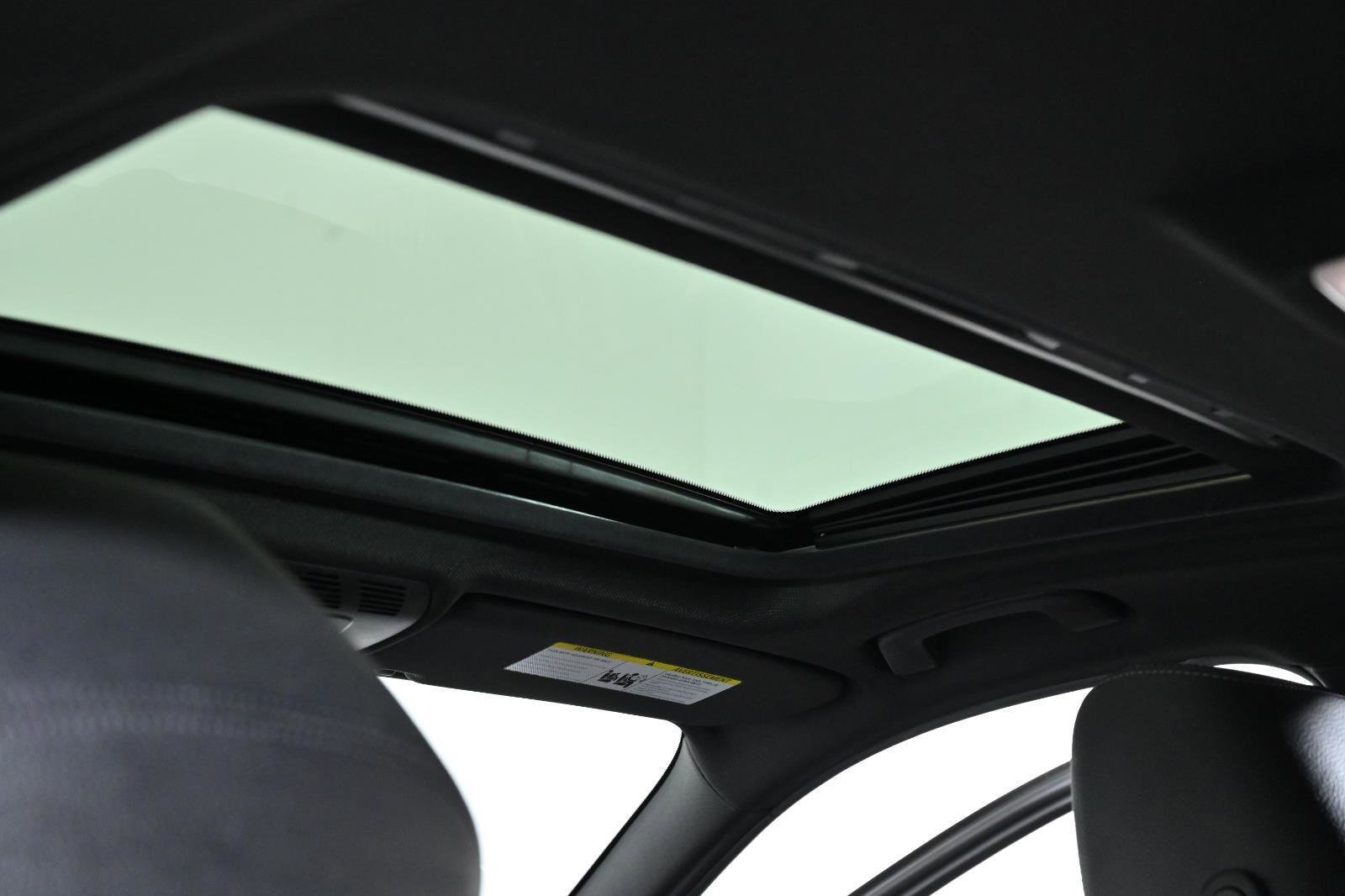 Used 2017 BMW 330i xDrive 330i xDrive image 25