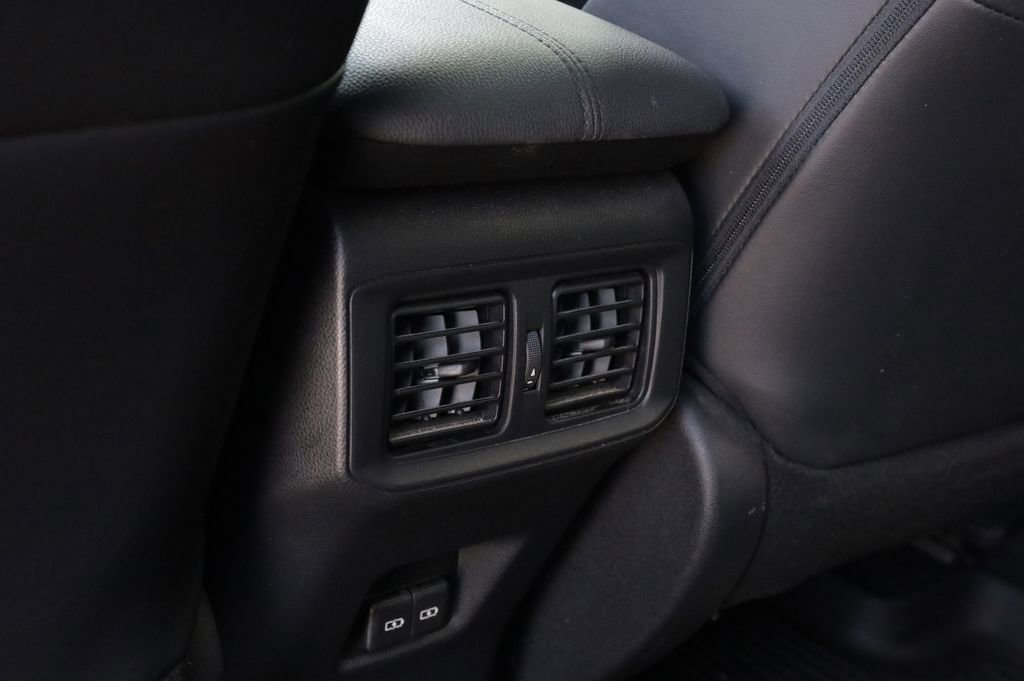 Used 2022 Toyota RAV4 XSE AWD/4WD image 14