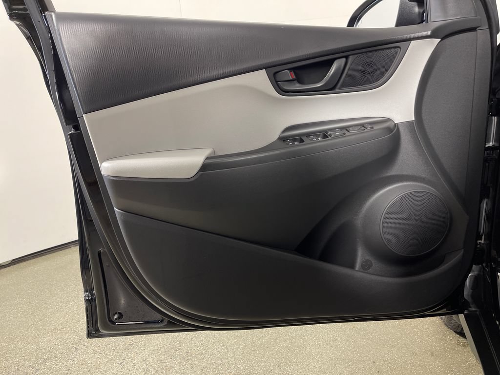 Certified 2023 Hyundai Kona SEL AWD/4WD image 19