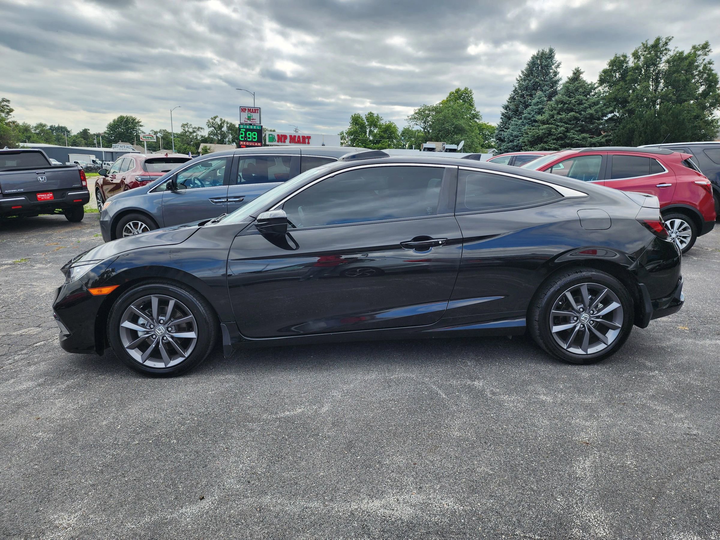 Used 2019 Honda Civic EX image 4