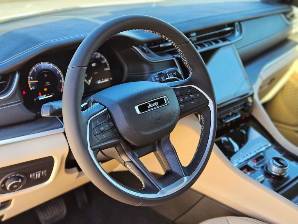 New 2025 Jeep Grand Cherokee Limited image 19