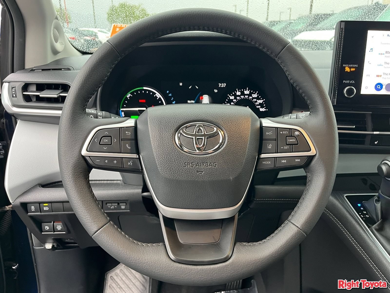 Certified 2026 Toyota Sienna XLE FWD image 22