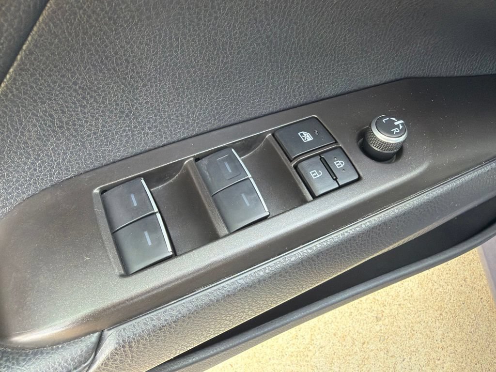 Used 2023 Toyota Camry XLE w/ Navigation Package FWD image 12