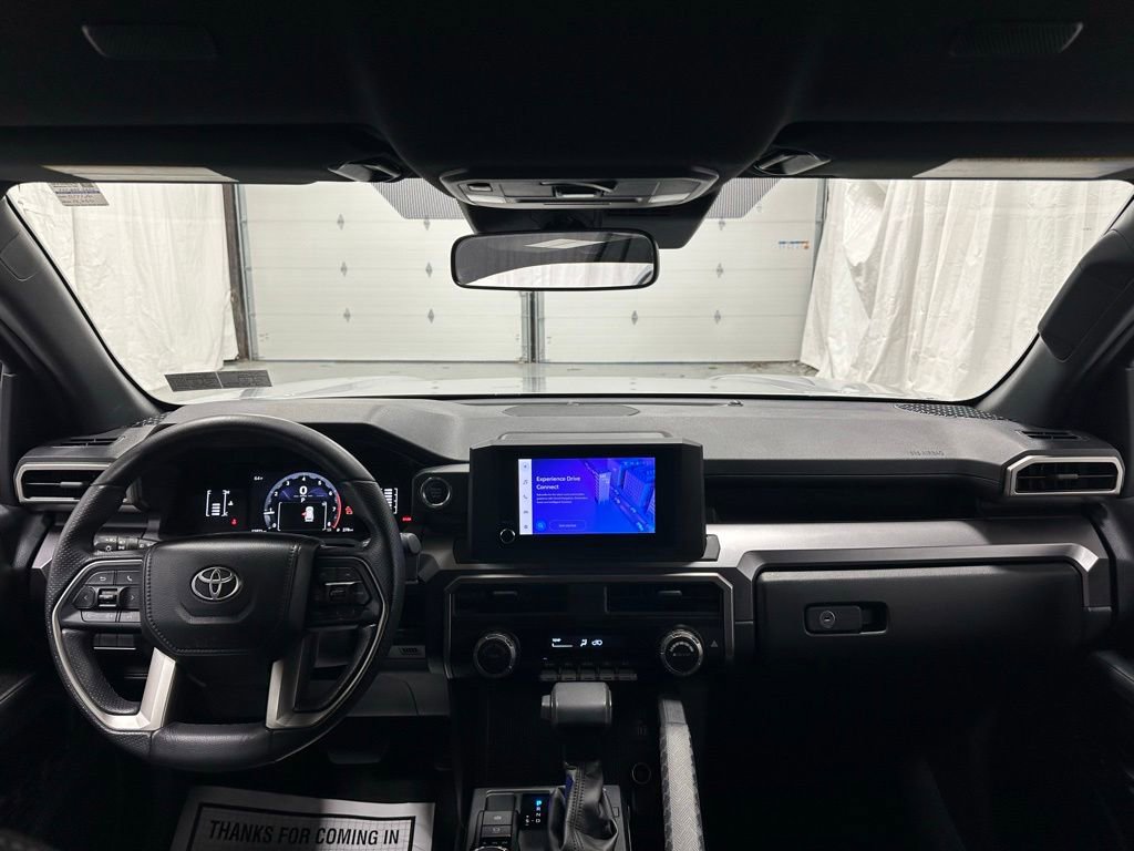 Used 2025 Toyota 4Runner SR5 AWD/4WD image 38