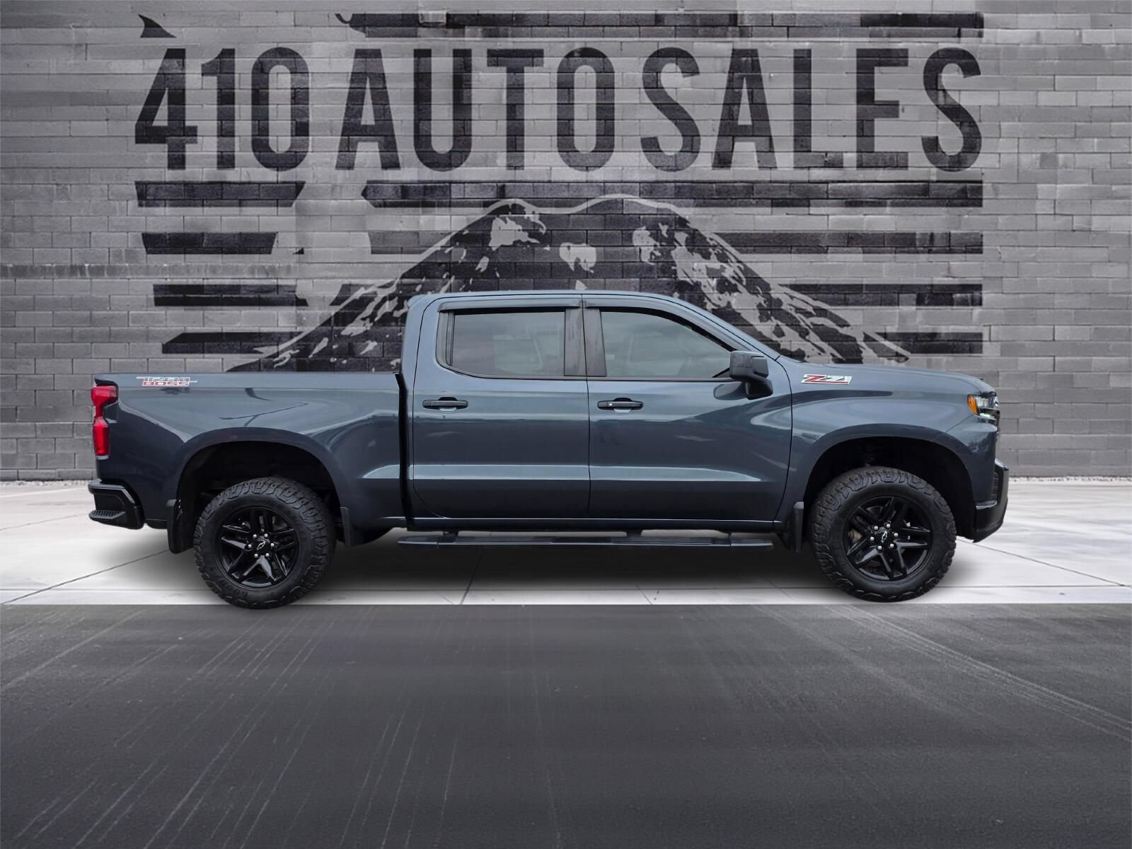 Used 2022 Chevrolet Silverado 1500 LT Trail Boss w/ Bed Protection Package AWD/4WD image 2