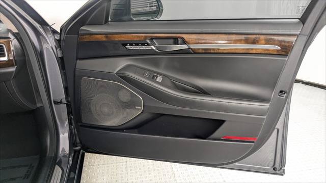 Used 2017 Genesis G90 5.0 Ultimate RWD image 23