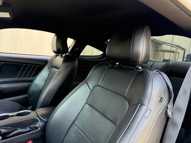Used 2017 Ford Mustang Premium image 14
