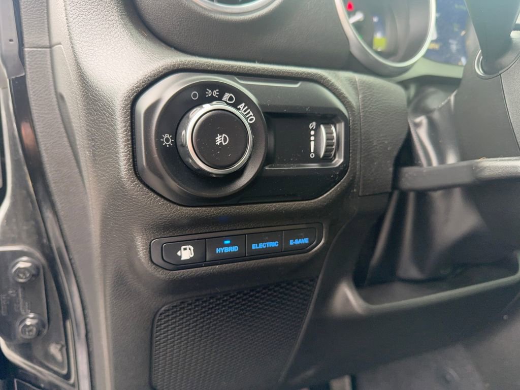 Used 2023 Jeep Wrangler Unlimited Sahara w/ Cold Weather Group image 13