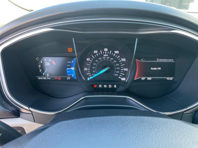 Used 2017 Ford Fusion SE w/ Fusion SE Technology Package FWD image 17