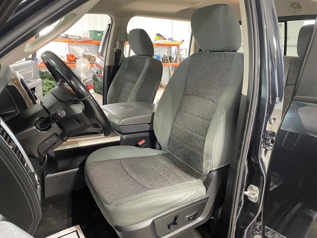 Used 2015 RAM 1500 Classic SLT w/ SLT Plus D←cor Group AWD/4WD image 10