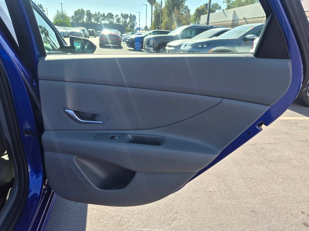 Certified 2026 Hyundai Elantra SE FWD image 25
