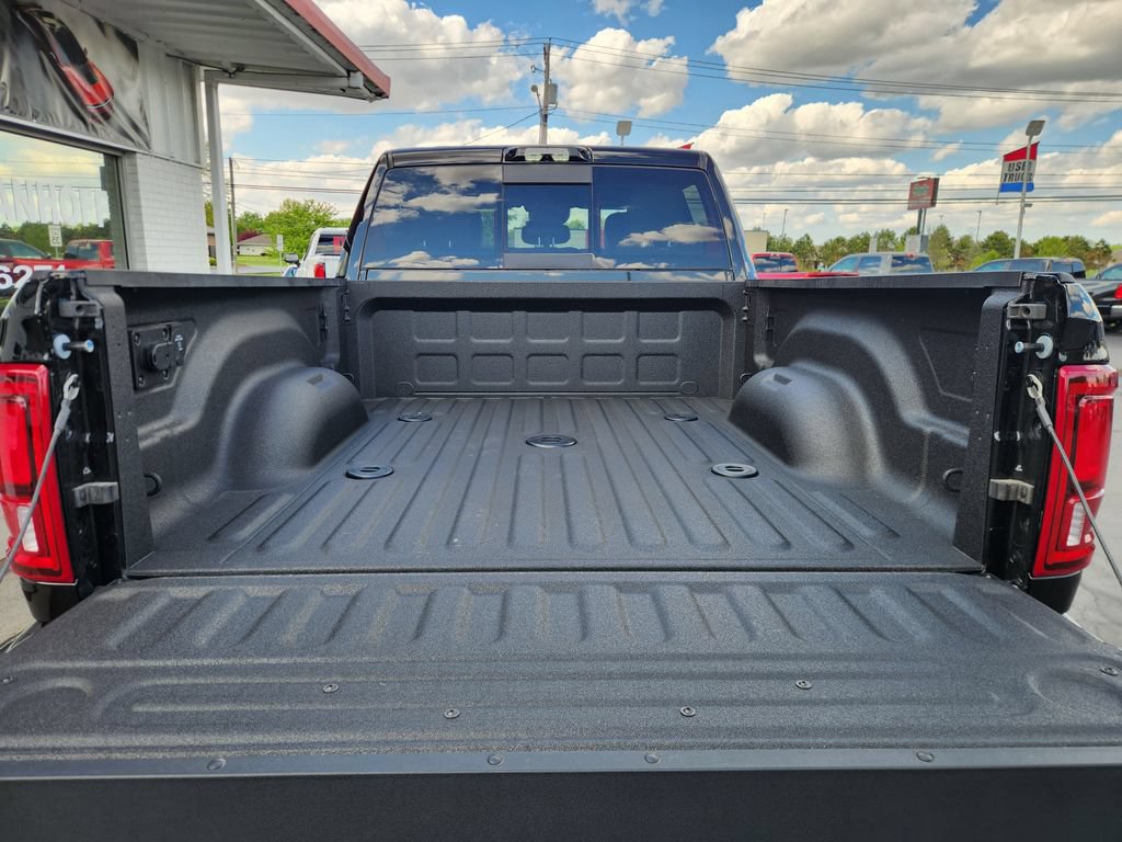 New 2026 RAM 2500 Laramie AWD/4WD image 5