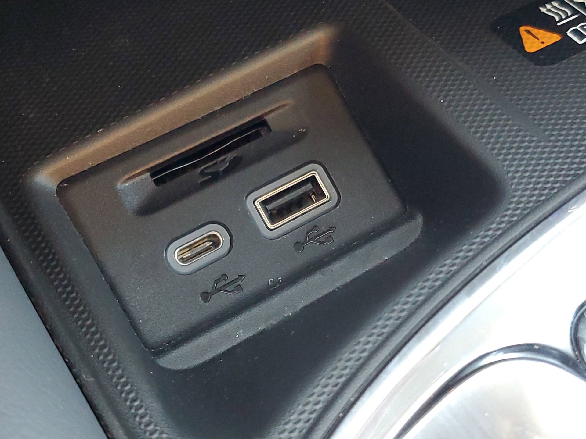 Used 2023 Buick Enclave Essence FWD image 30
