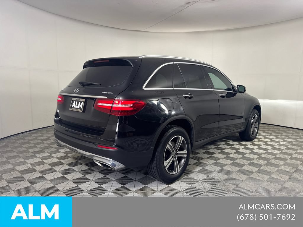 Used 2019 Mercedes-Benz GLC 300 4MATIC w/ Premium Package image 5