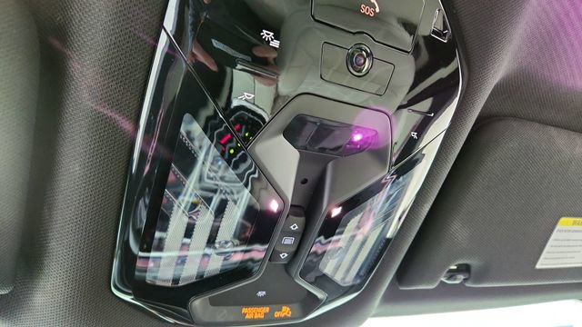 Used 2025 BMW 740i xDrive image 54