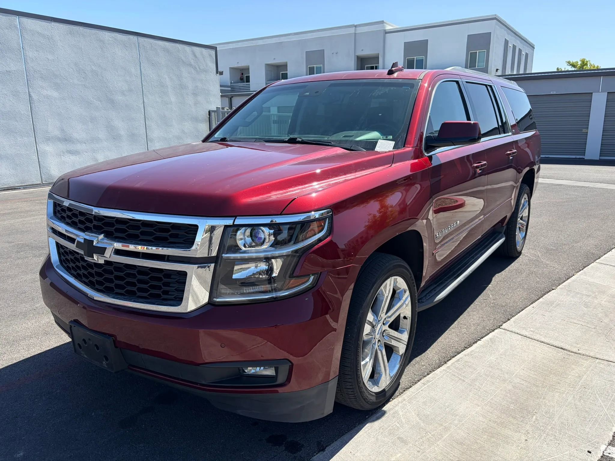 Used 2017 Chevrolet Suburban LT RWD image 2