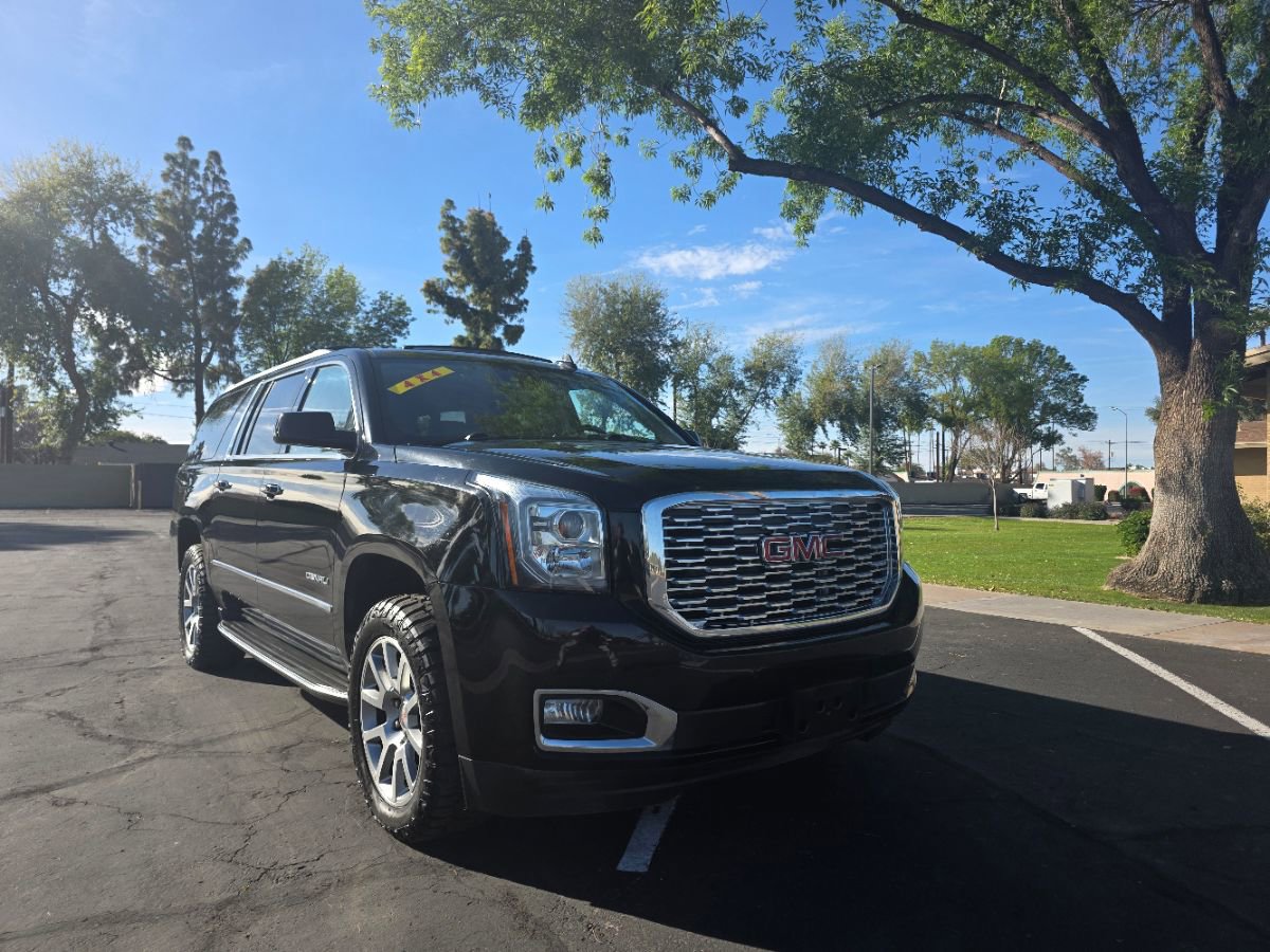 Used 2018 GMC Yukon XL Denali image 1