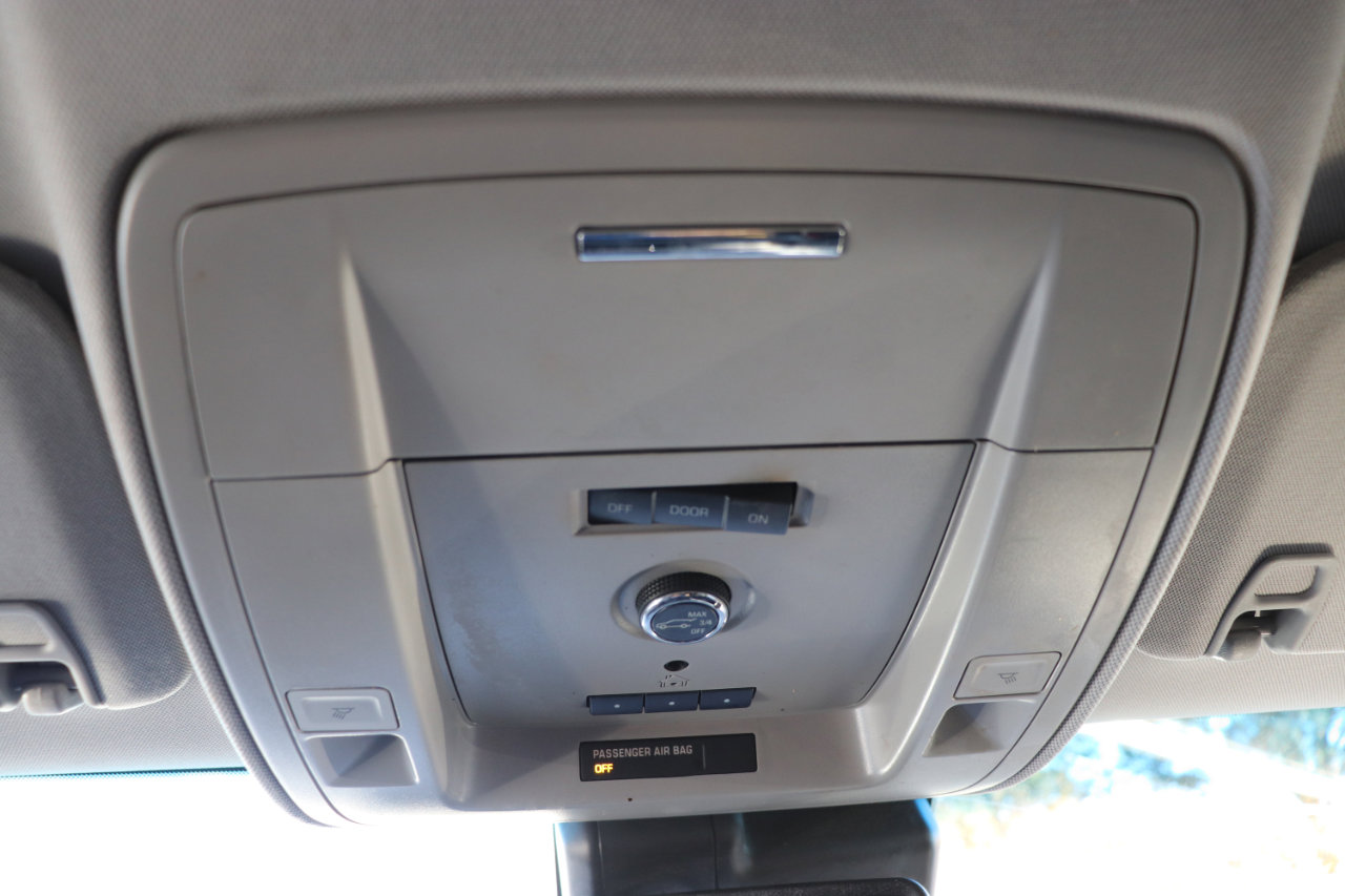 Used 2017 GMC Yukon XL SLT image 46