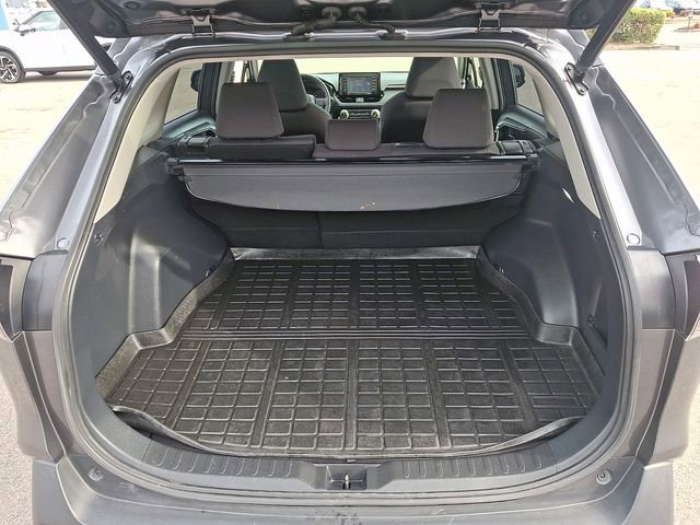Used 2021 Toyota RAV4 XLE w/ Convenience Package image 32