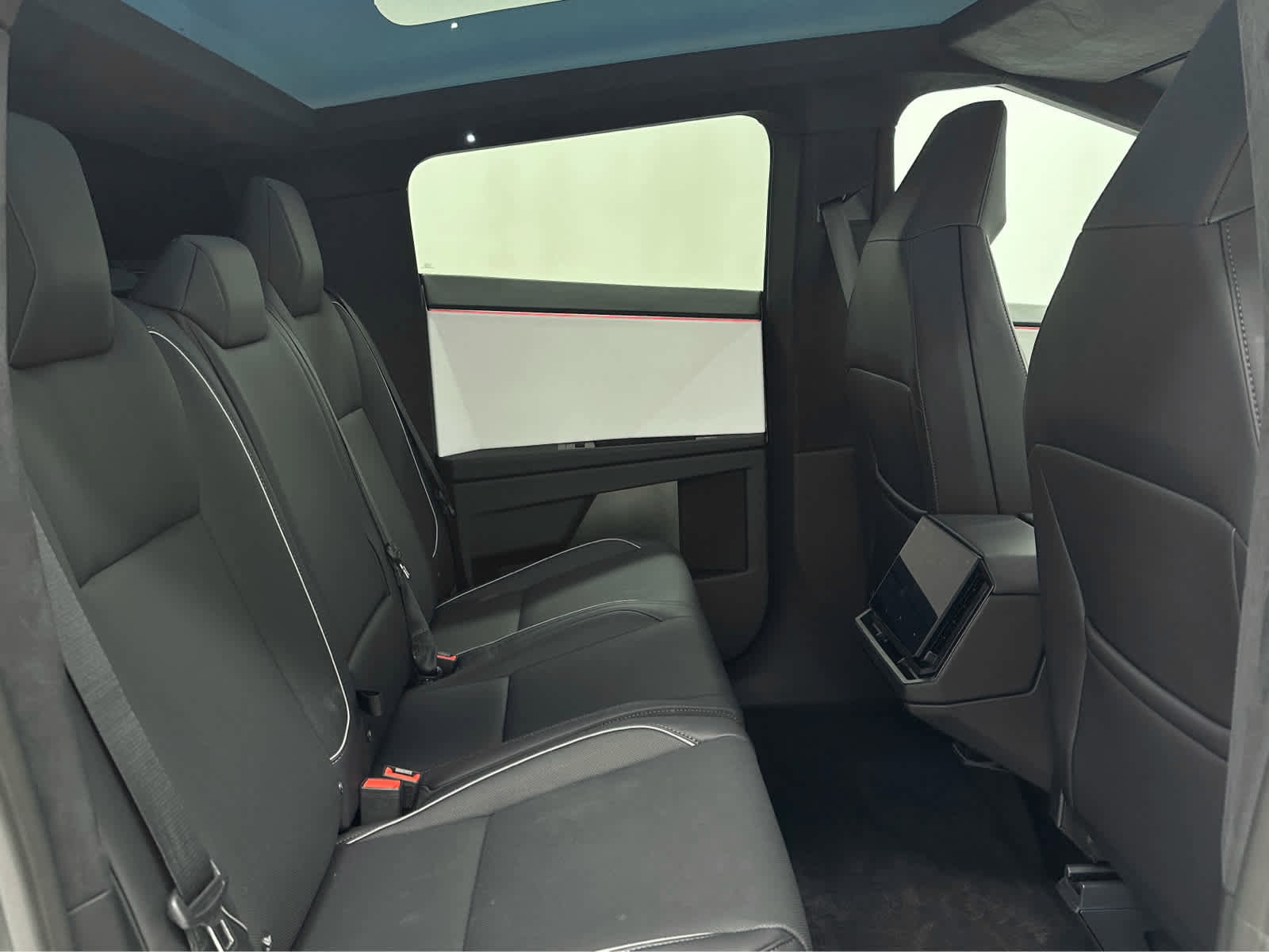 Used 2024 Tesla Cybertruck AWD Crew Cab image 21