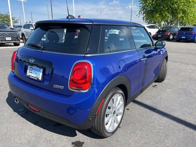 Used 2021 MINI Cooper 2-Door Hardtop image 5