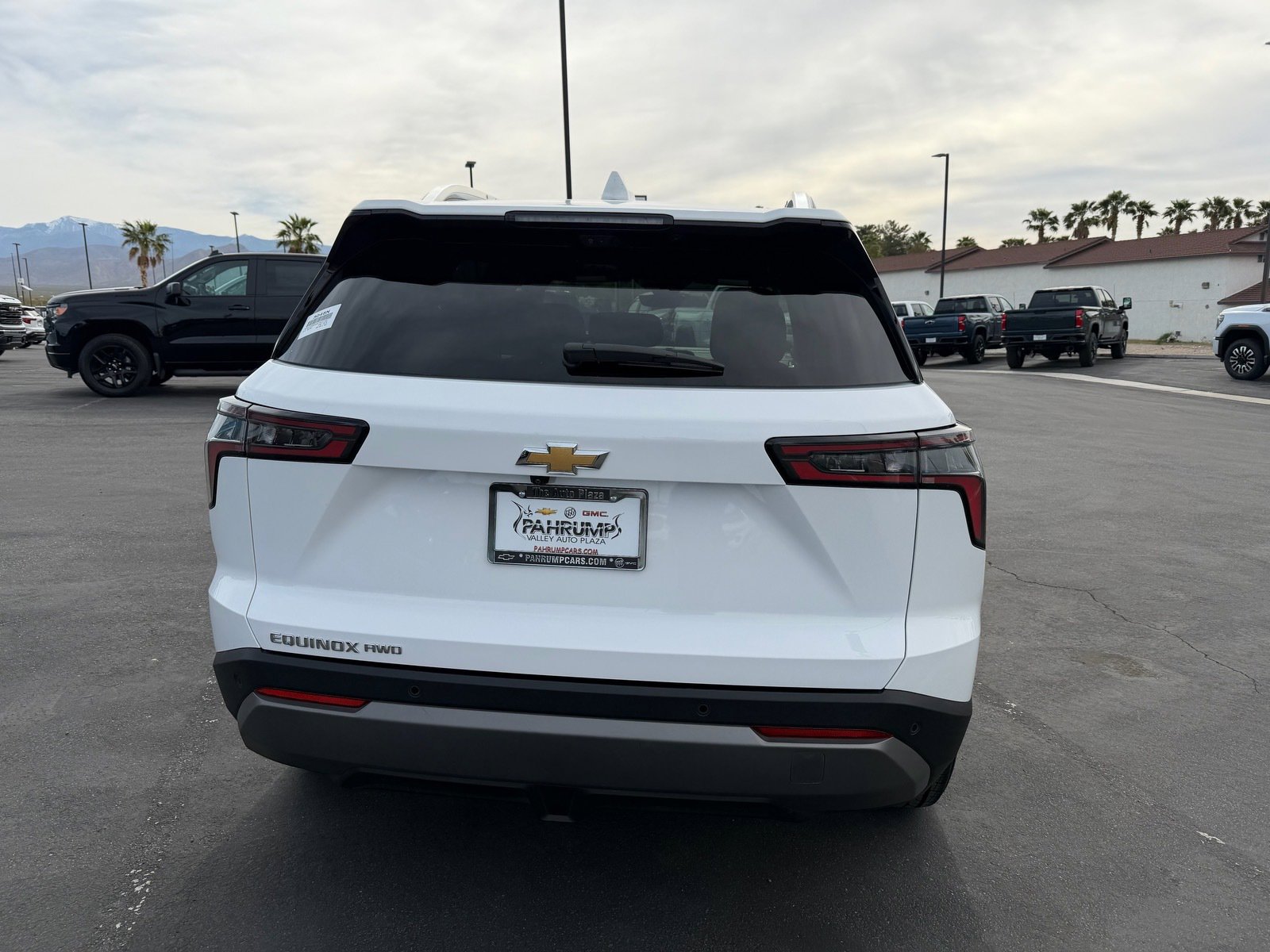 Used 2025 Chevrolet Equinox LT w/ Convenience Package II image 4