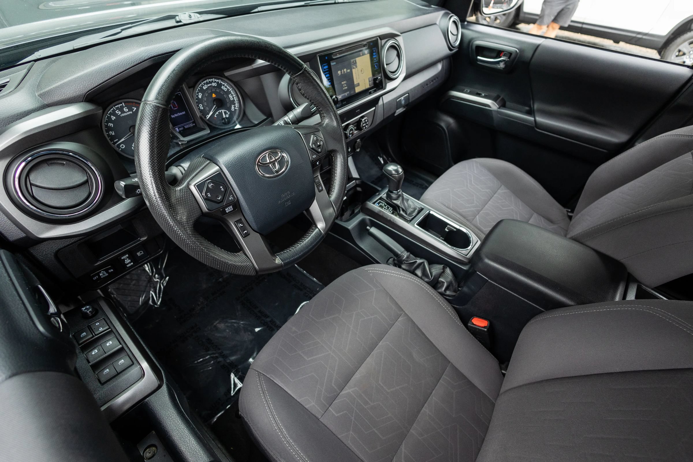 Used 2019 Toyota Tacoma TRD Sport AWD/4WD image 11