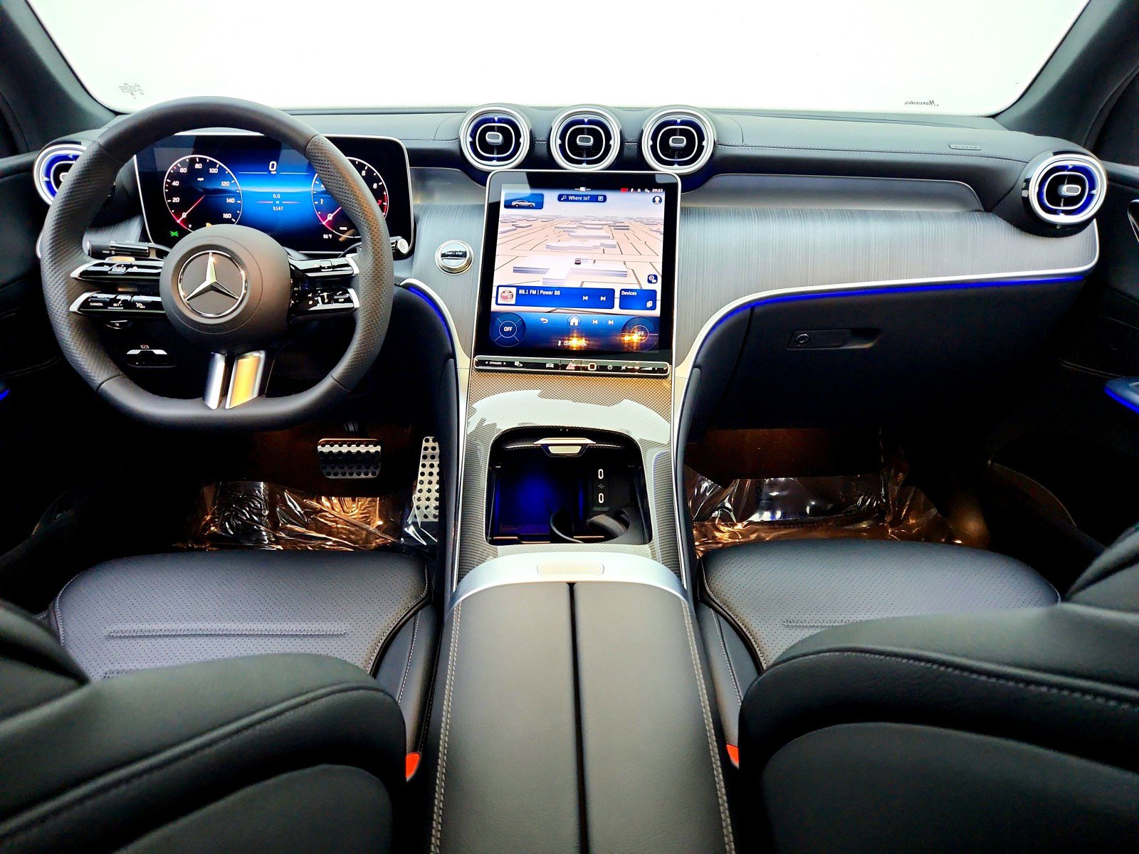 Certified 2025 Mercedes-Benz GLC 300 4MATIC w/ AMG Line image 19