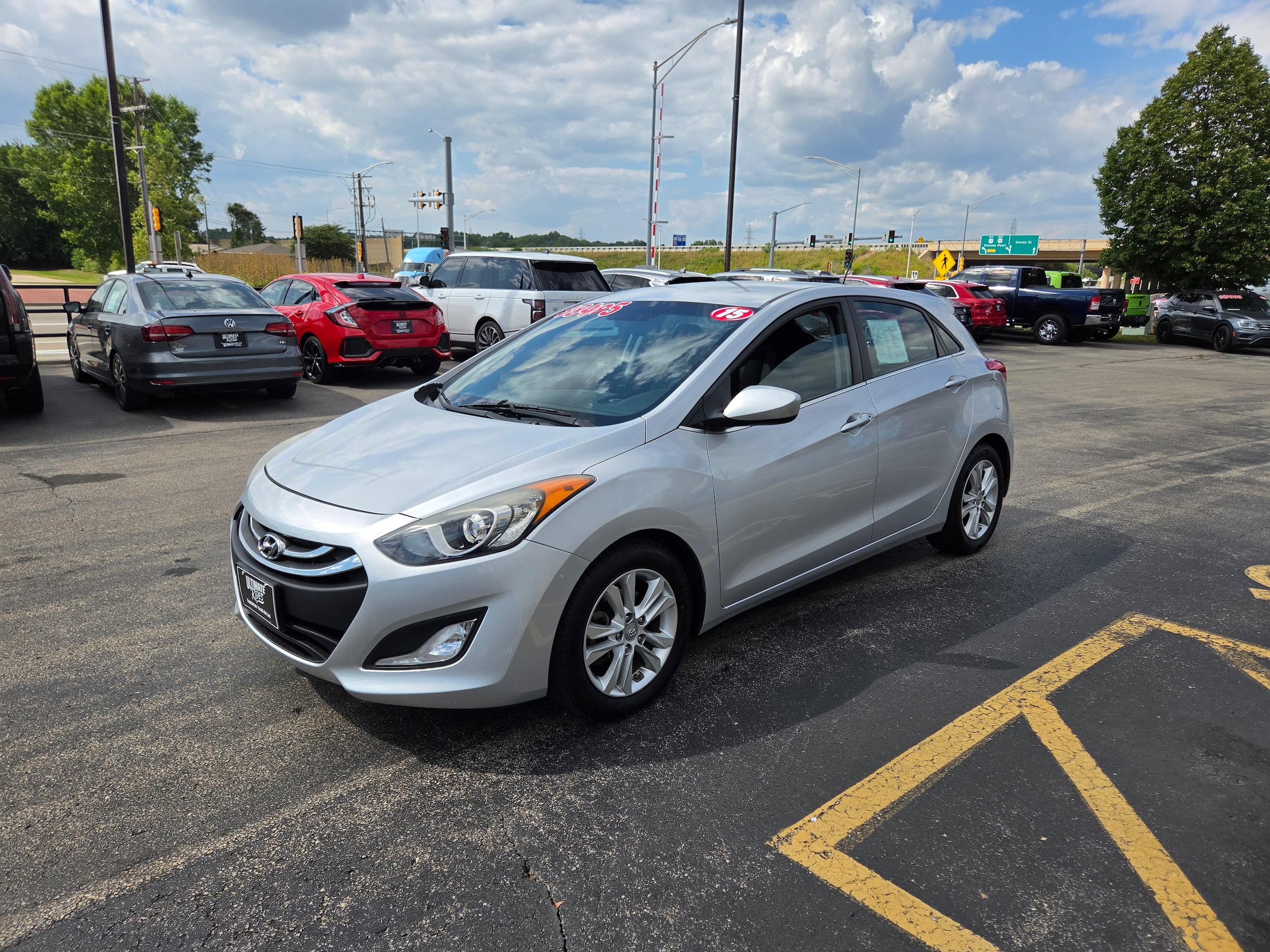 Used 2015 Hyundai Elantra GT FWD image 3