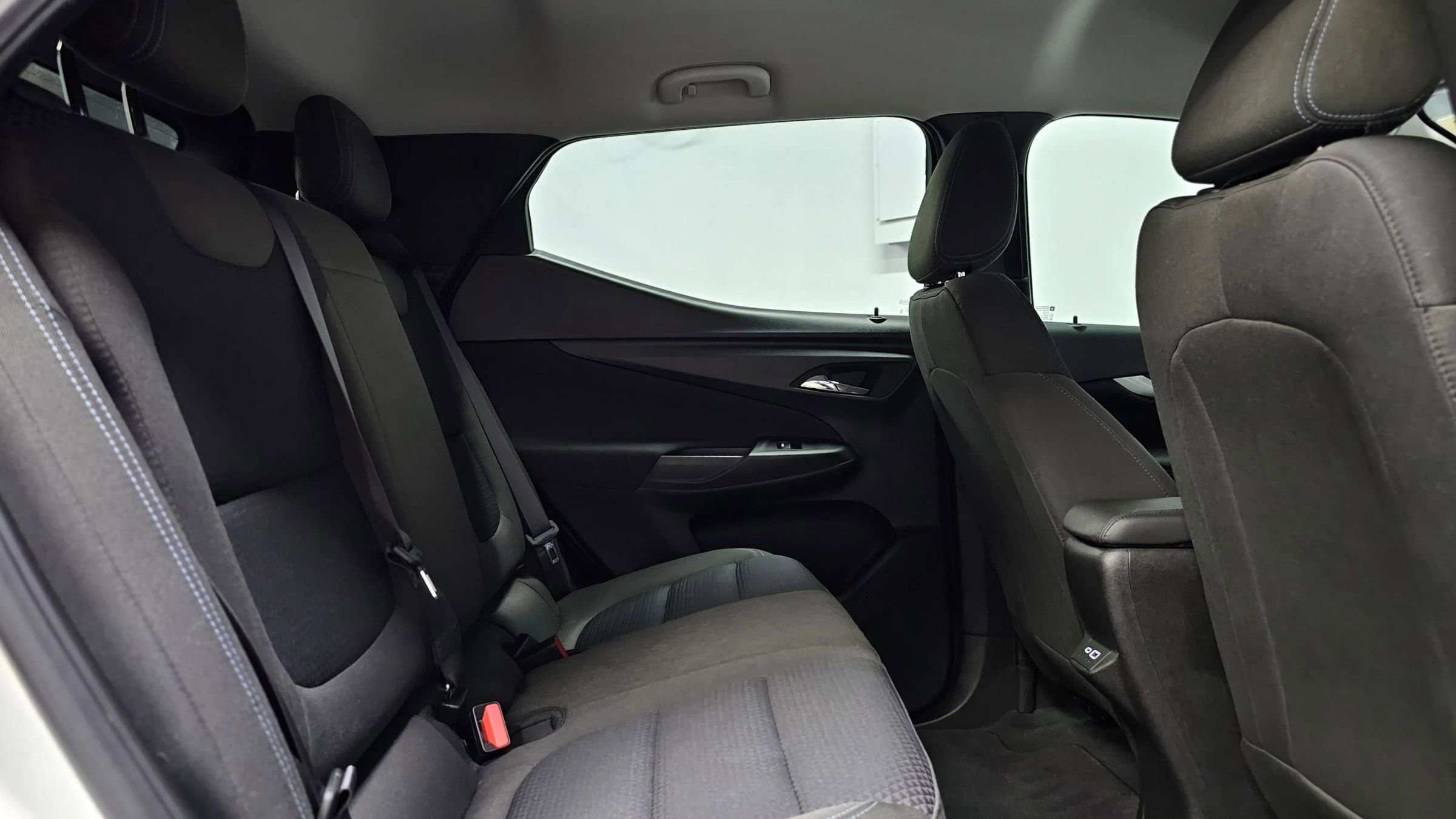 Used 2023 Chevrolet Bolt EUV LT w/ Driver Confidence Package image 39