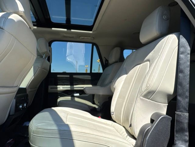 Used 2019 Ford Expedition Max Platinum AWD/4WD image 16
