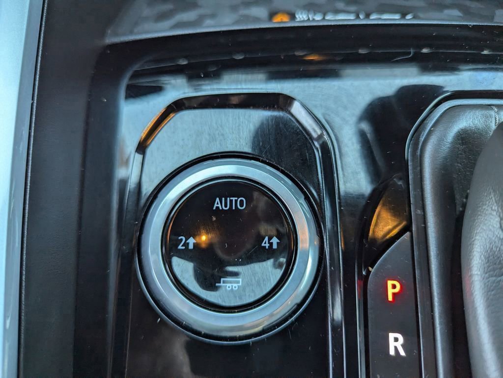 Used 2024 Chevrolet Colorado LT w/ LT Convenience Package III image 24