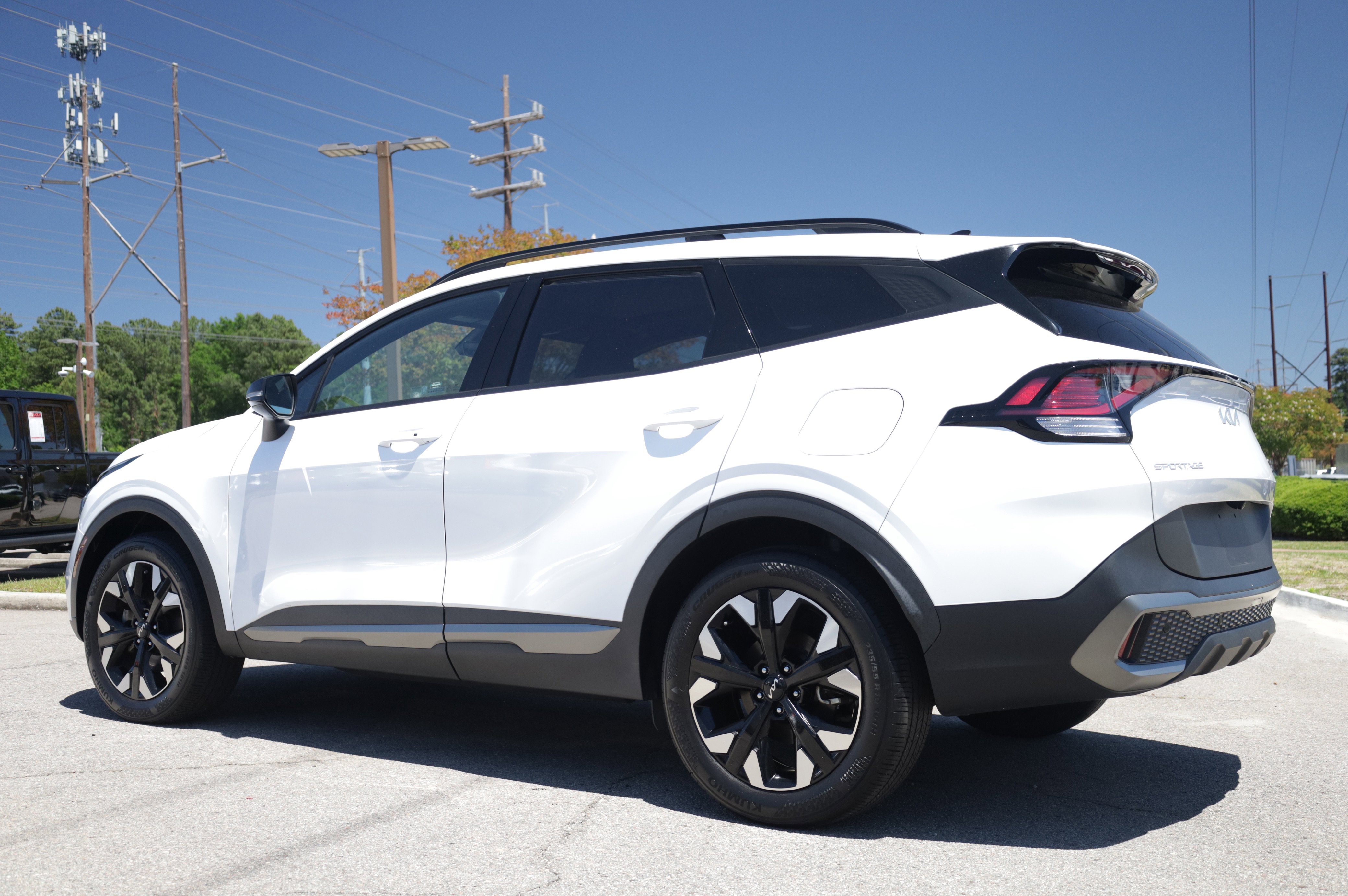 Used 2023 Kia Sportage X-Line w/ X-Line Premium Package AWD/4WD image 3