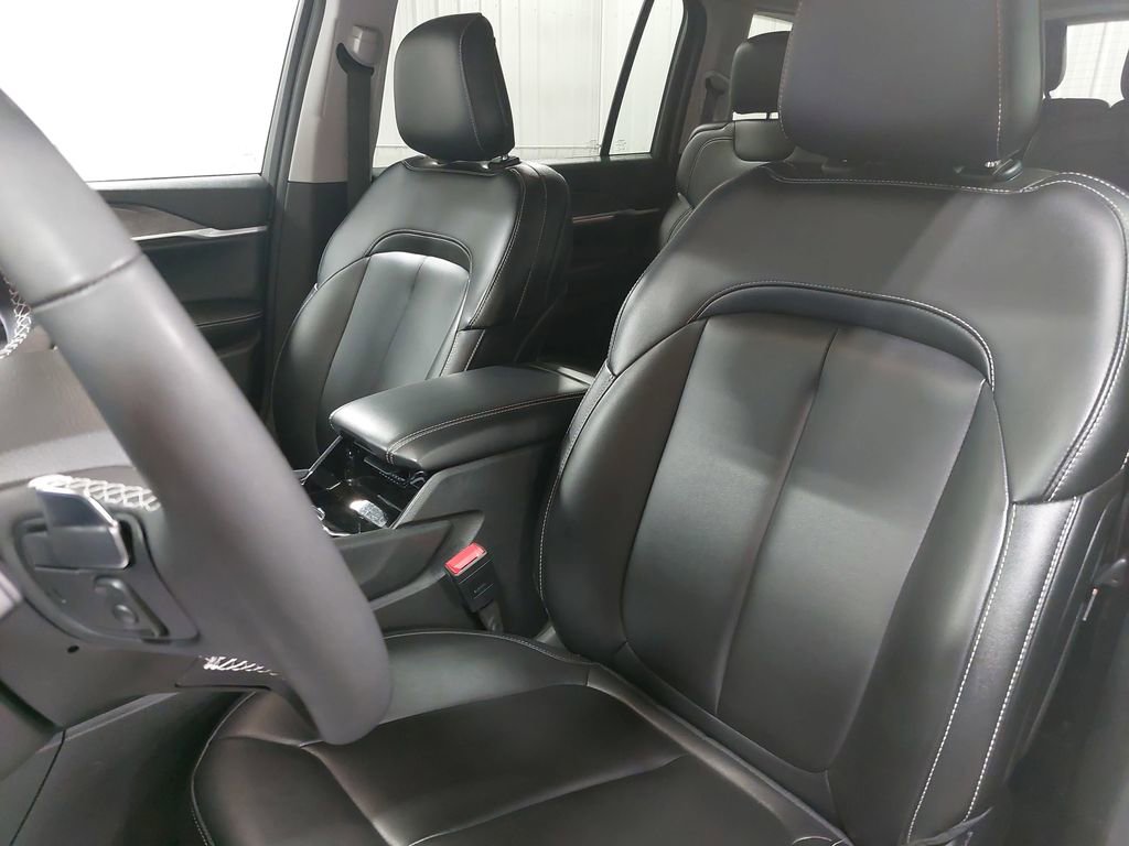 Used 2023 Jeep Grand Cherokee L Limited w/ Black Appearance Package AWD/4WD image 15
