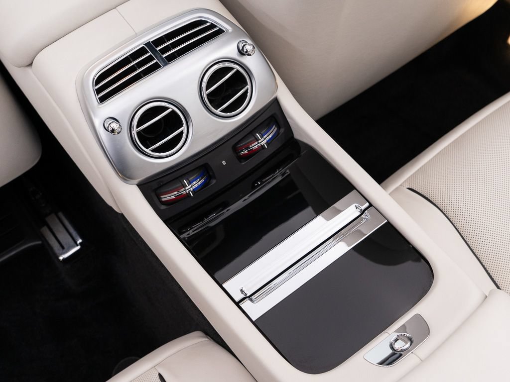 Certified 2018 Rolls-Royce Dawn RWD image 28