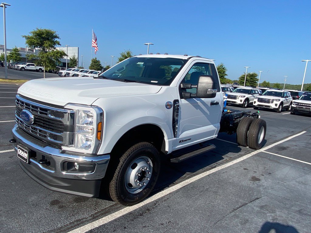 New 2026 Ford F350 XL w/ XL Chrome Package AWD/4WD image 3