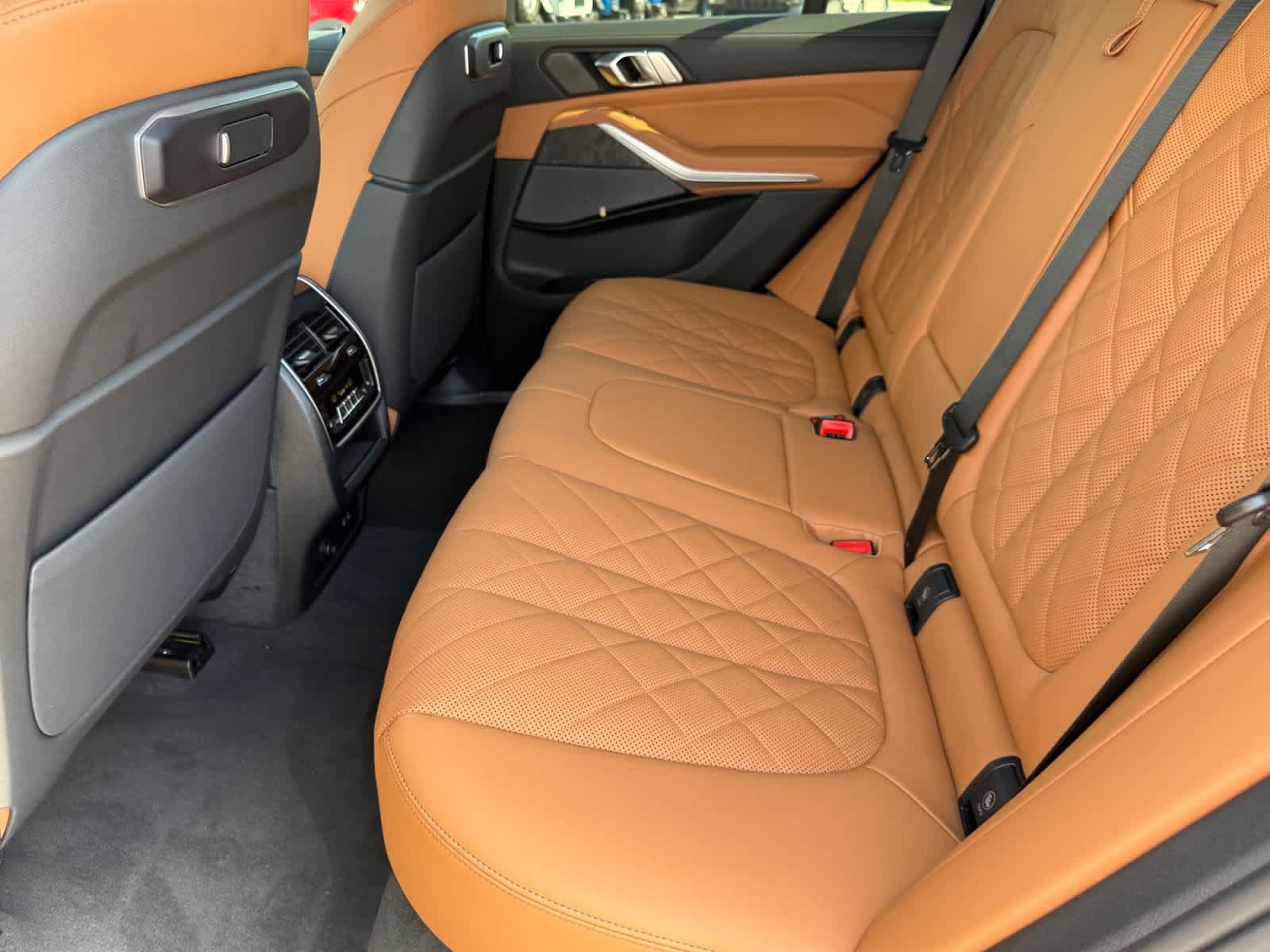 New 2026 BMW X5 xDrive50e w/ Climate Comfort Package AWD/4WD image 17