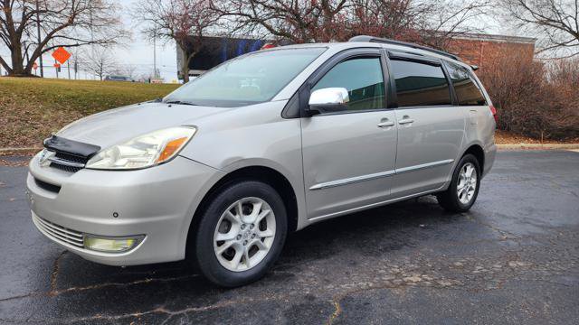 Used 2005 Toyota Sienna XLE Limited image 2