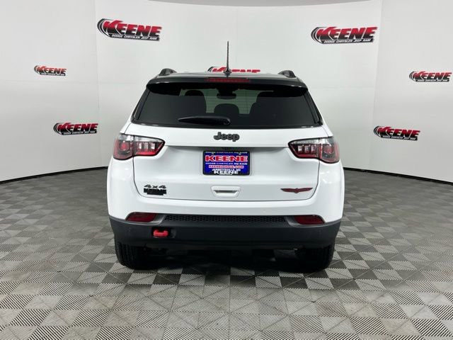 Used 2024 Jeep Compass Trailhawk image 6