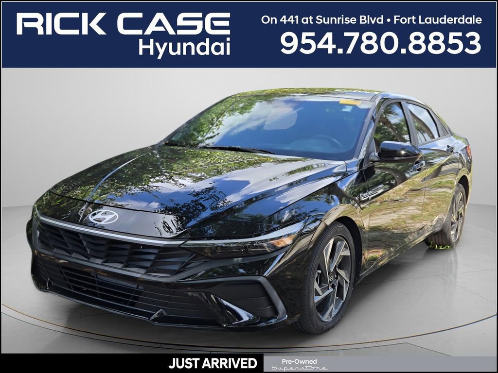 Certified 2025 Hyundai Elantra Sport FWD image 1