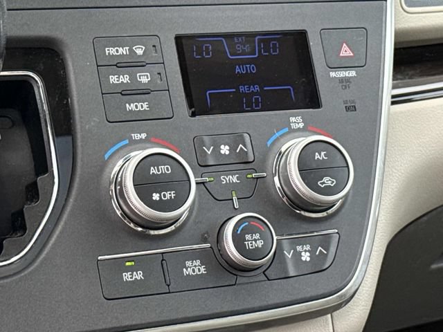 Used 2019 Toyota Sienna XLE w/ XLE Navigation Package FWD image 22
