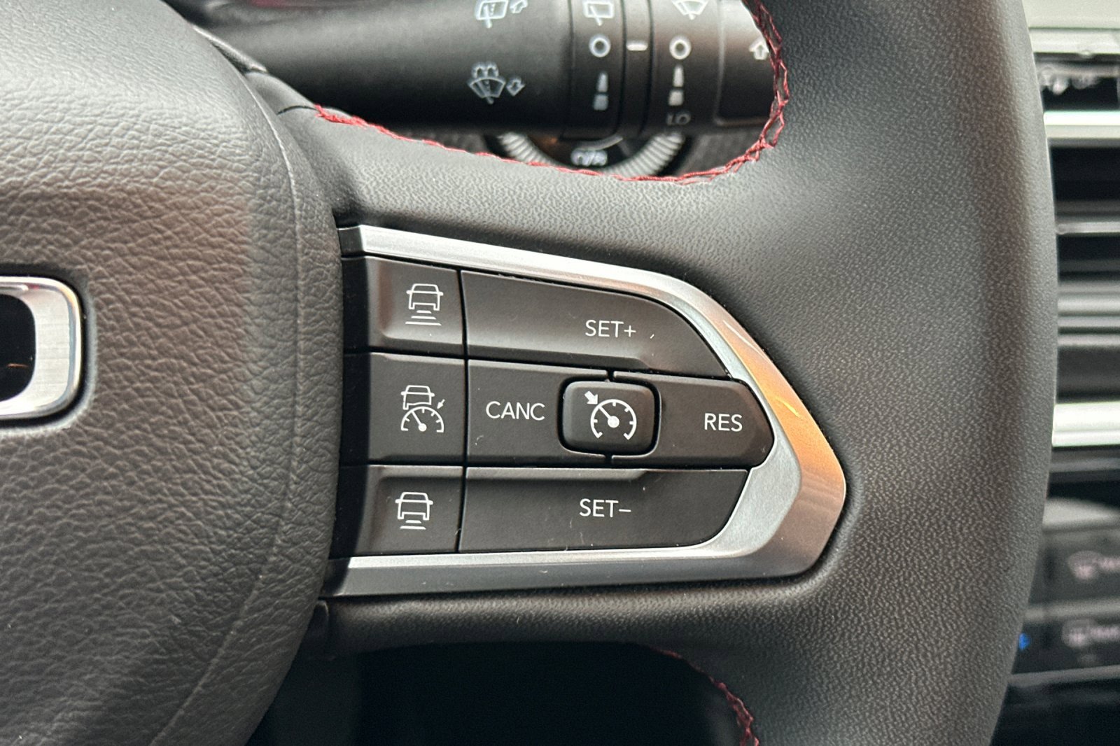 Used 2024 Jeep Compass Trailhawk image 27