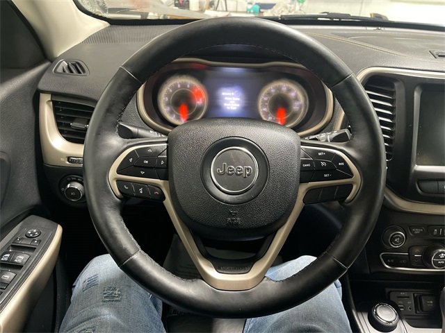 Used 2018 Jeep Cherokee Limited image 14