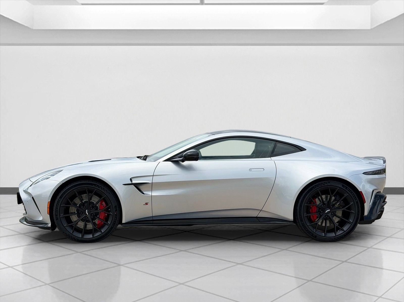 New 2026 Aston Martin V8 Vantage S RWD image 8