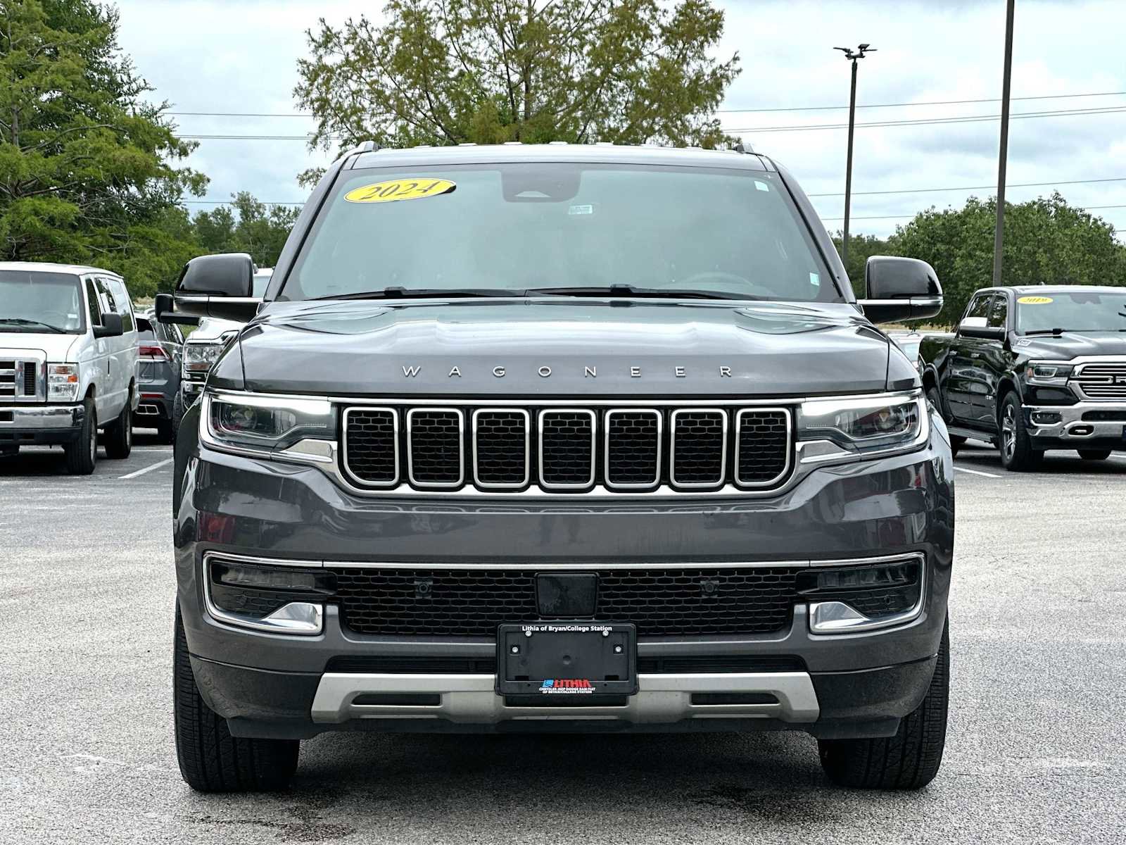 Used 2024 Jeep Wagoneer L Series II RWD image 10
