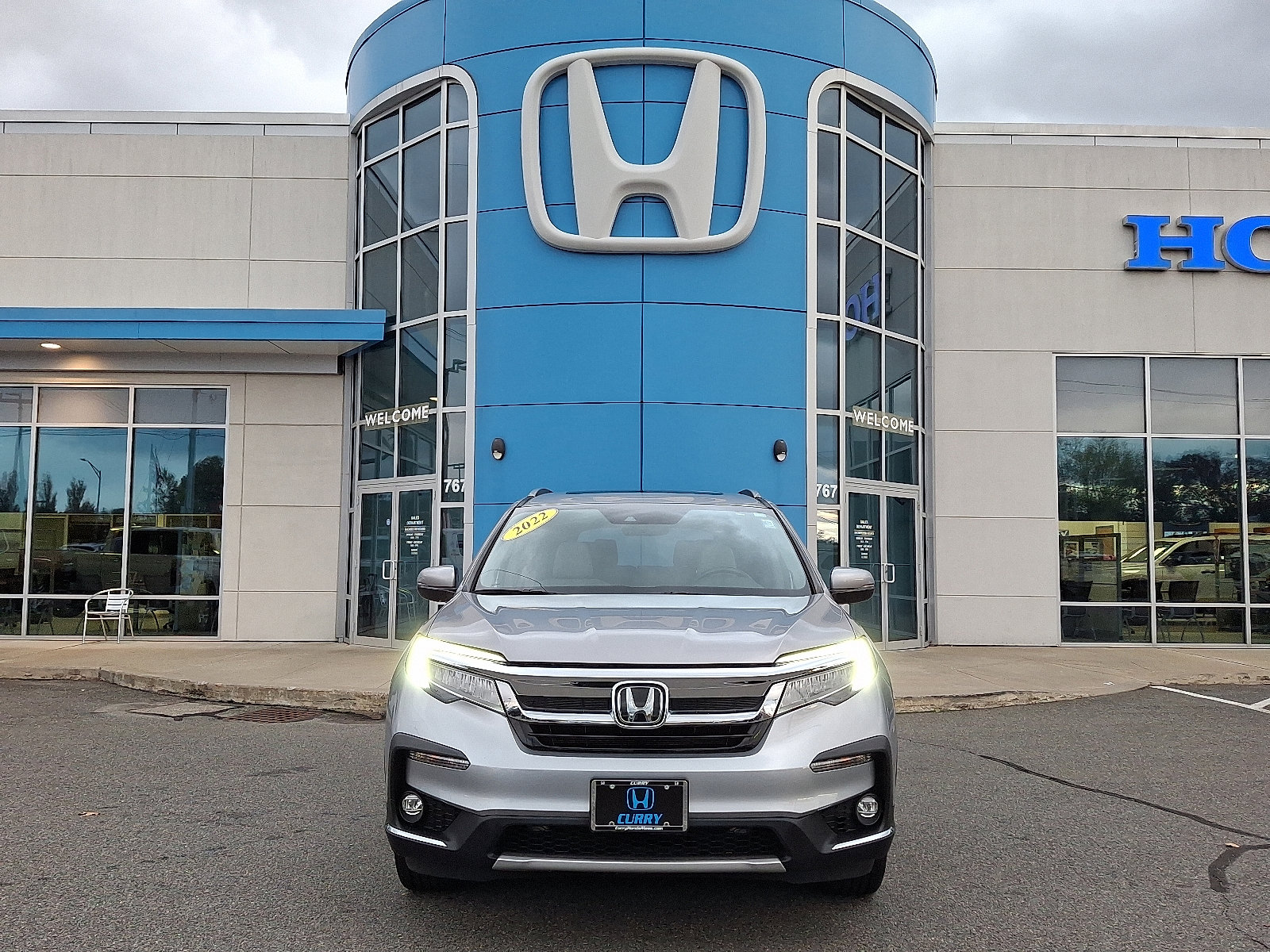 Used 2022 Honda Pilot Touring image 2