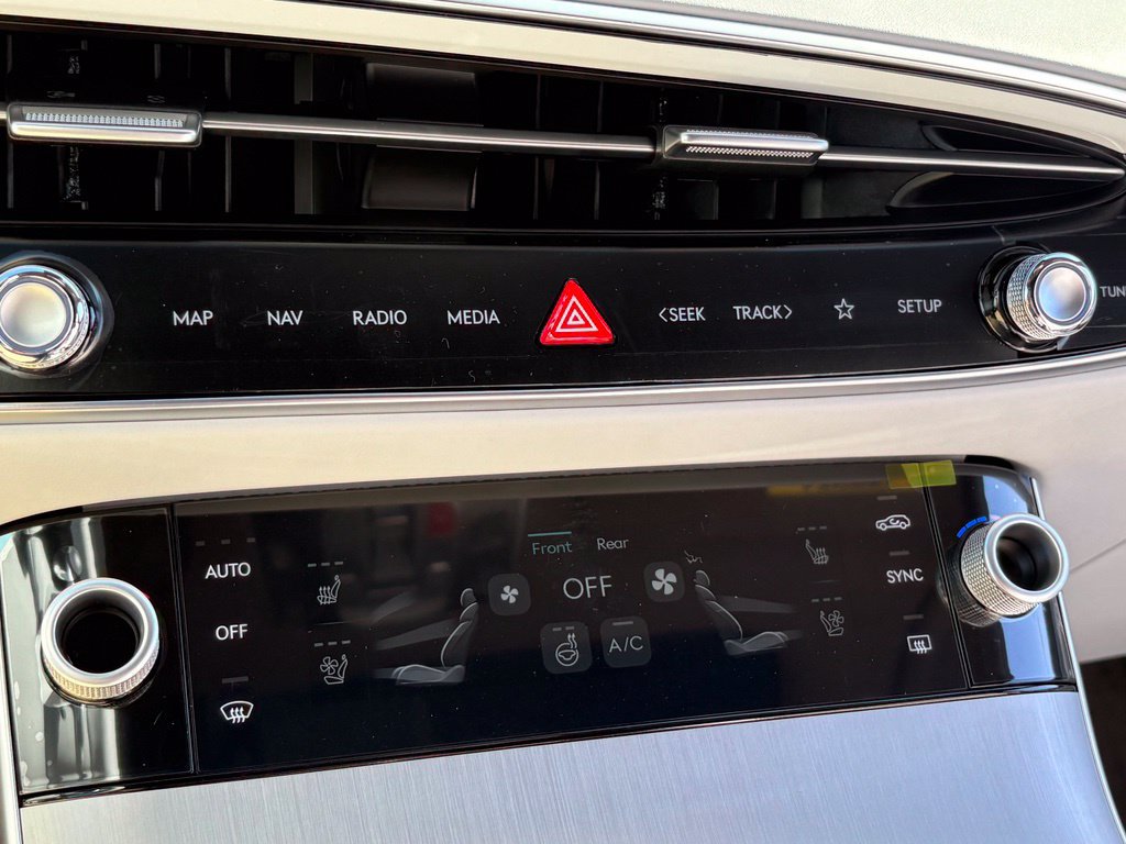 New 2027 Genesis GV70 2.5T Advanced AWD/4WD image 13