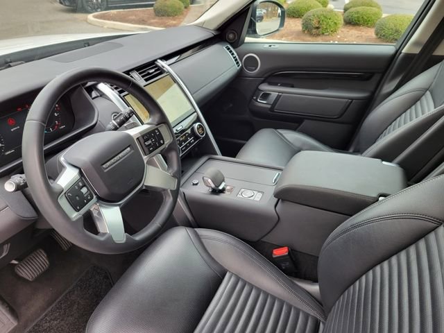 Used 2024 Land Rover Discovery S image 26