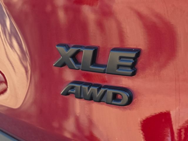 Used 2020 Toyota RAV4 XLE w/ Convenience Package AWD/4WD image 29
