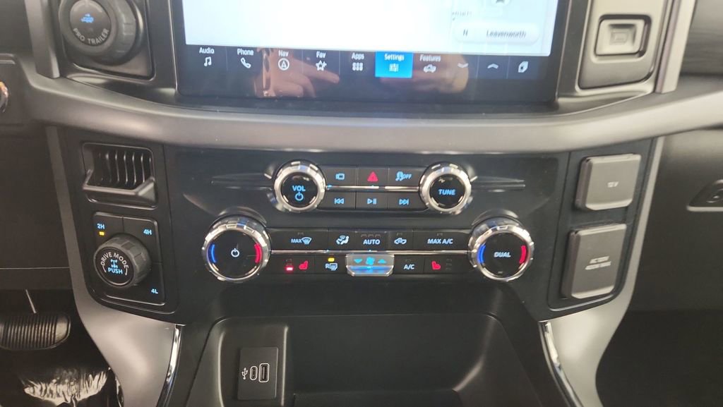 New 2026 Ford F150 XLT w/ Equipment Group 302A MID AWD/4WD image 17